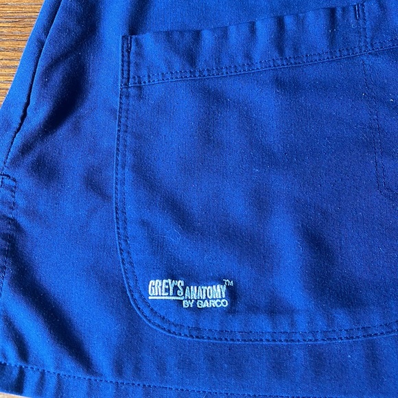 Greys anatomy scrub set - Picture 6 of 9